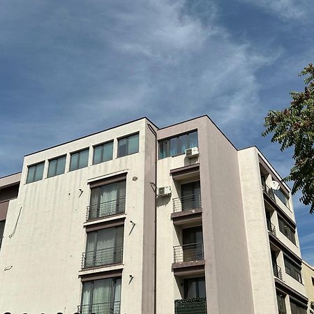 Centru Unirii Luxury VIP Apartment: Spacious 2-Room Stay with Heated Parking Bucharest Exterior photo