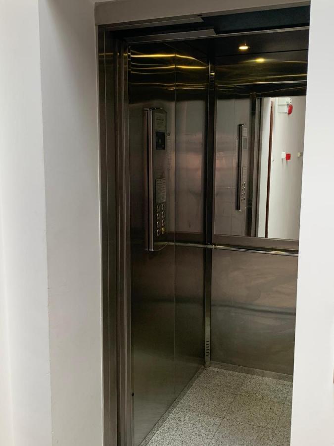 Centru Unirii Luxury VIP Apartment: Spacious 2-Room Stay with Heated Parking Bucharest Exterior photo