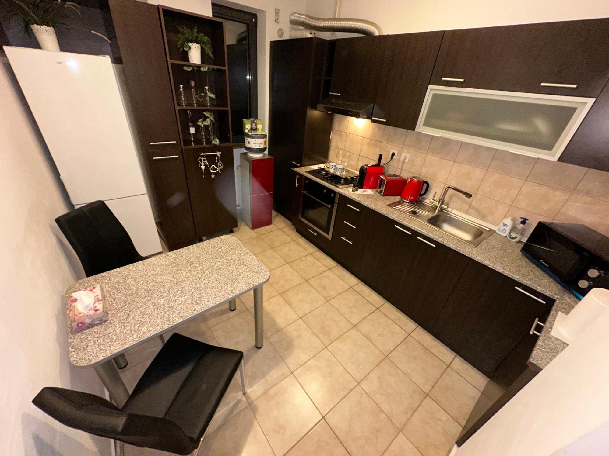 Centru Unirii Luxury VIP Apartment: Spacious 2-Room Stay with Heated Parking Bucharest Exterior photo